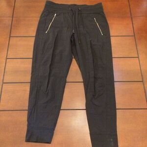 Athleta Trekkie north joggers black 4p